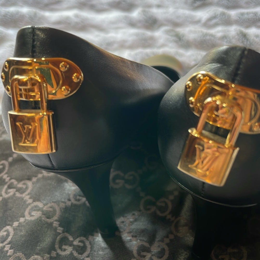 Authentic Louis Vuitton Black Heels EU 38 - Picture 12 of 12
